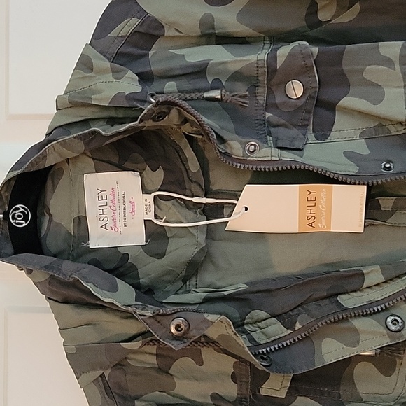 NWT - light camo jacket - Picture 2 of 4